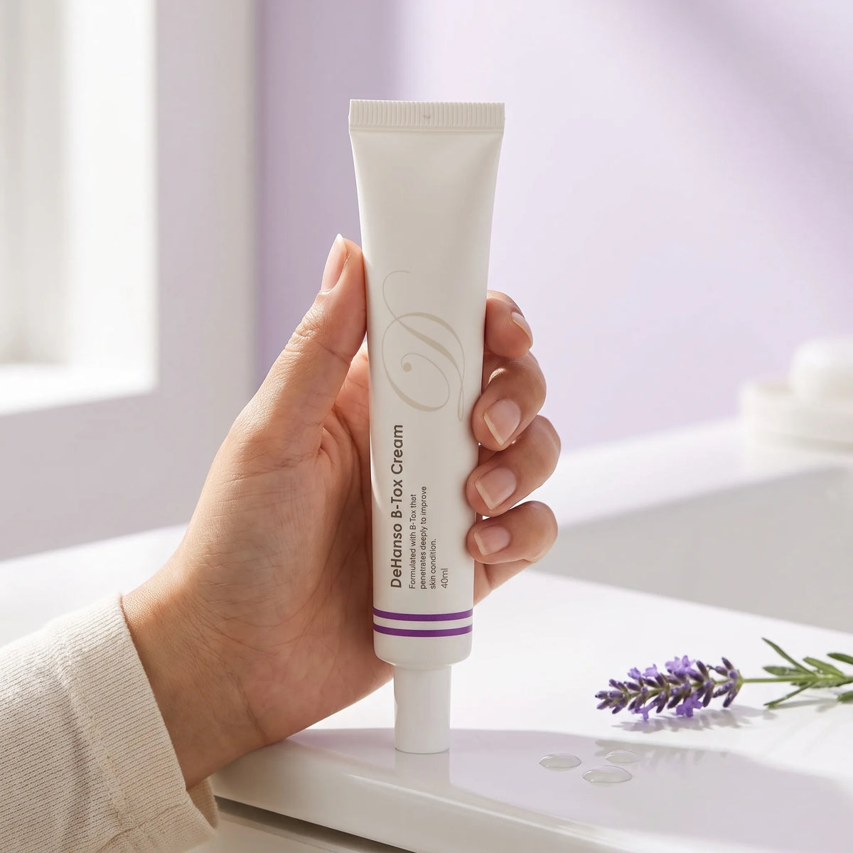 DeHanso B-Tox Cream 40ml – held in hand, lifestyle