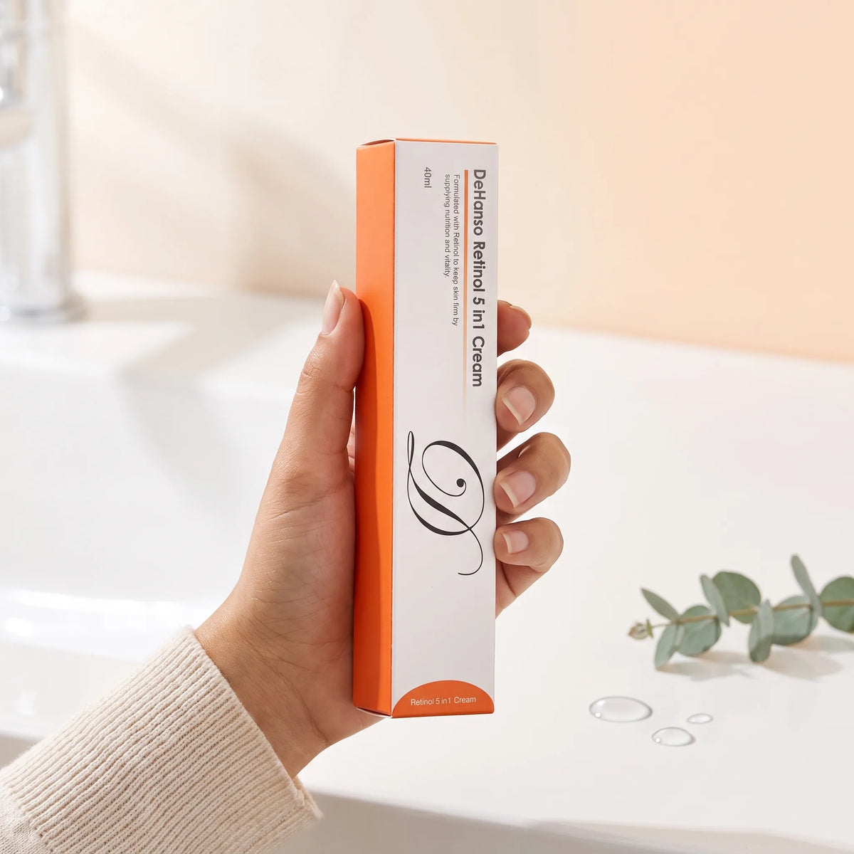 DeHanso Retinol 5 in 1 Cream 40ml – held in hand, lifestyle