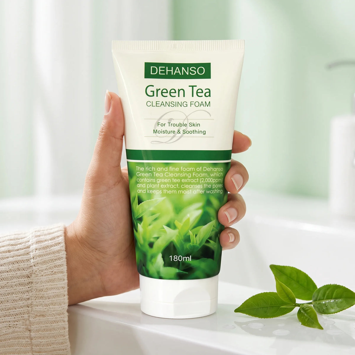 DeHanso Green Tea Cleansing Foam 180ml – held in hand, lifestyle